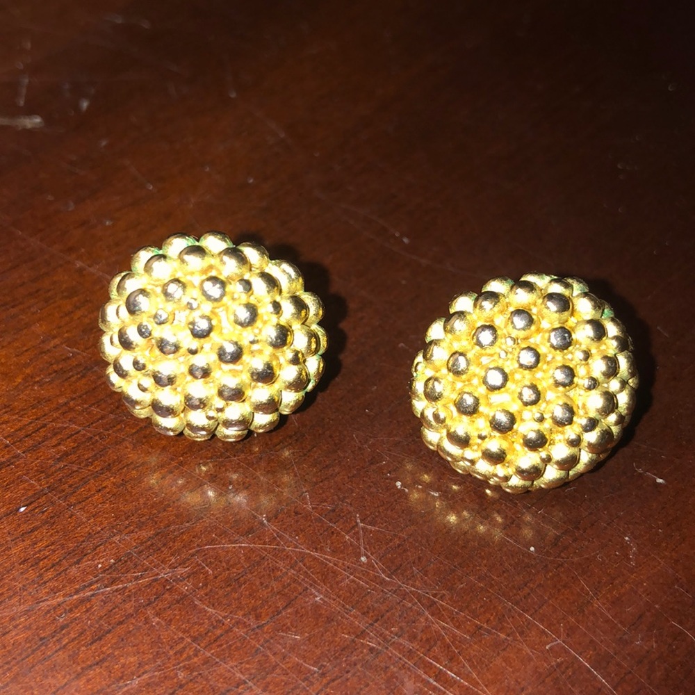 Cute earrings!